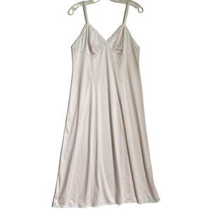 Vintage Vanity Fair Slip Dress Lingerie 36/S Pale Pink Silky Lace Nylon Made USA